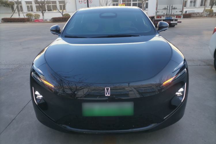 Used  12 2025 Max Extended-Range Edition