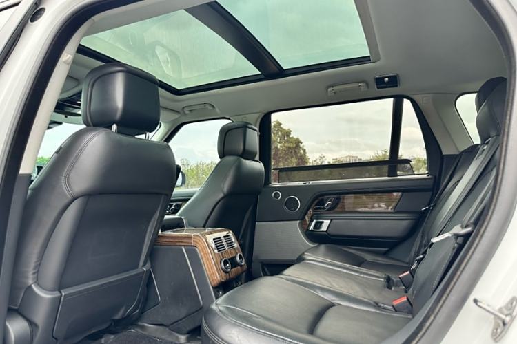 Used Land Rover Range Rover 2018 3.0 SC V6 Vogue Extended-Length Model
