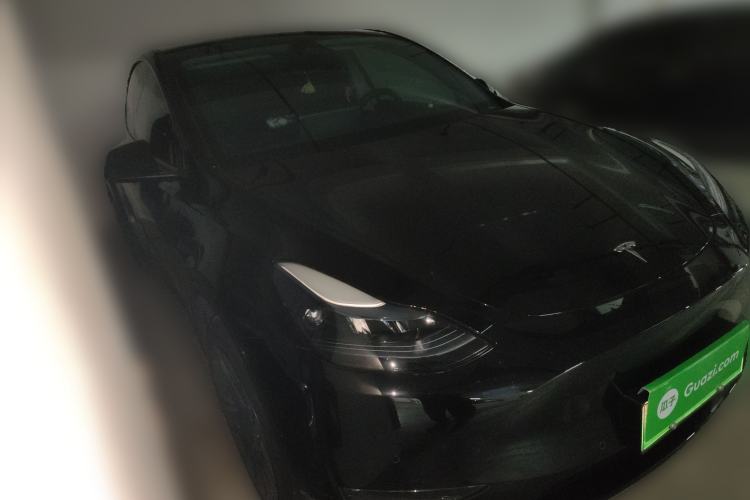 Used Tesla Model Y 2023 Long-Range All-Wheel-Drive Version
