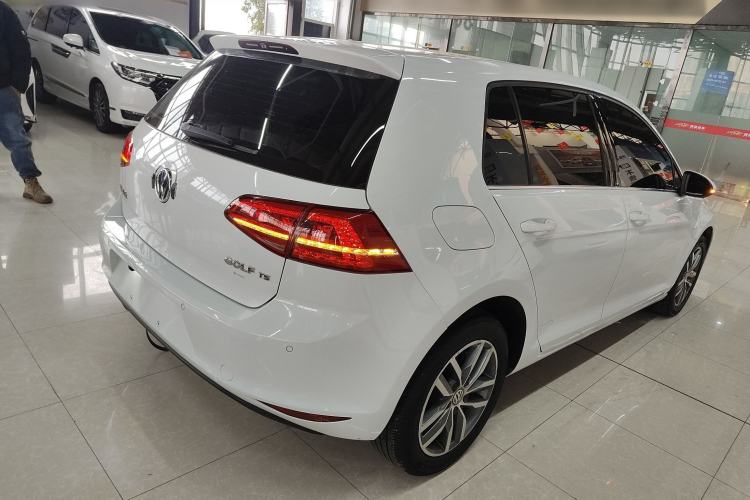 Used Volkswagen Golf 2016 230TSI Automatic Luxury Version
