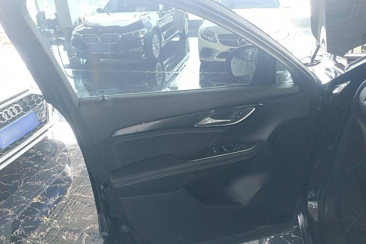 Used Buick Envision 2022 Encore S 552T Two-Wheel-Drive Luxury Model
