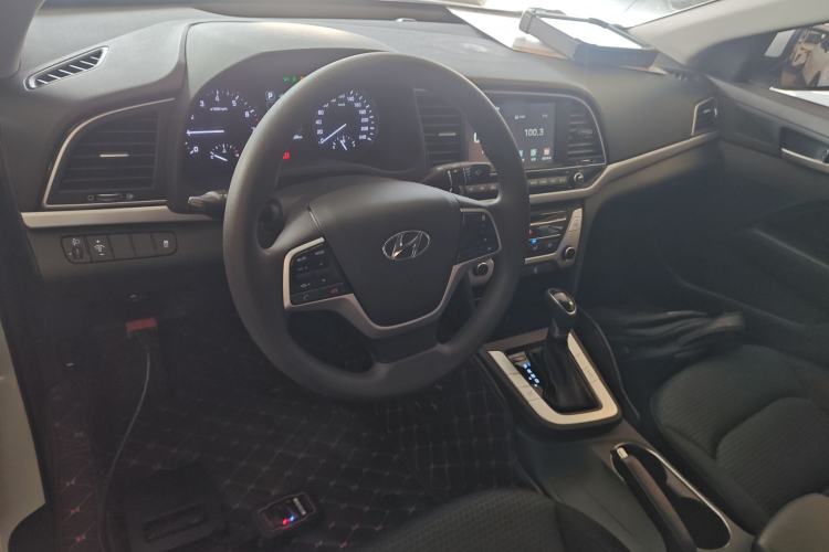 Used Hyundai Elantra 2016 1.6L Automatic ZhiXuan – Elite Version
