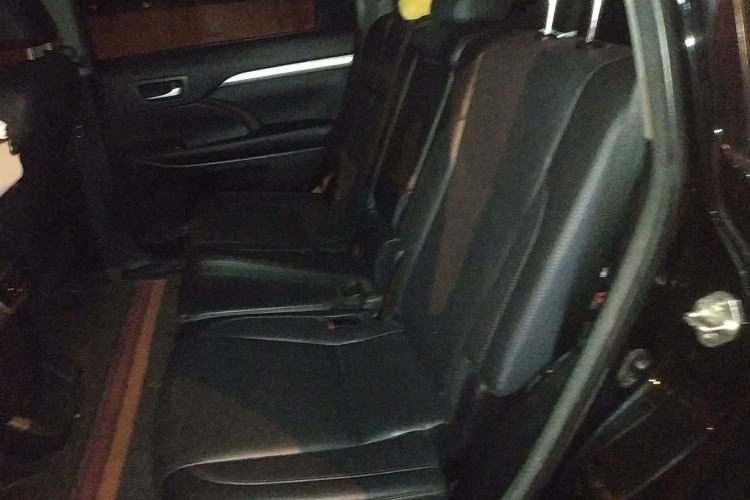 Used Toyota Highlander 2018 2.0T Four-Wheel Drive Luxury Edition 7 Seats China V Emission Standard
