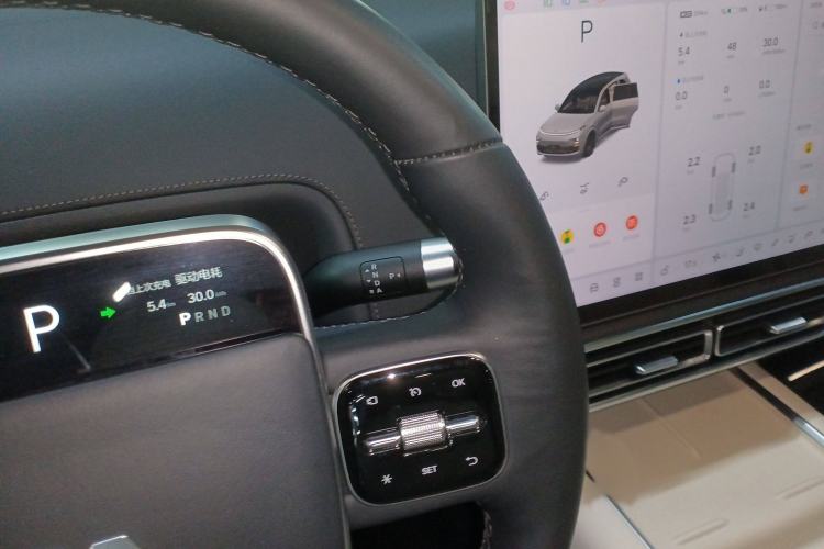 Used Li Auto L8 2023 Pro Model
