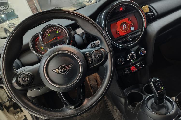 Used  MINI 2019 1.5T ONE
