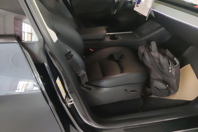 Used Tesla Model Y 2024 Rear-Wheel-Drive Version
