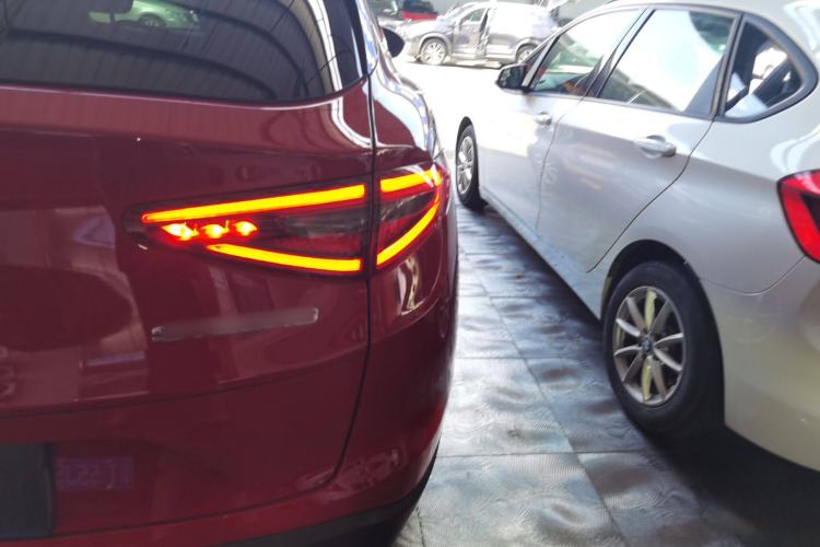 Used Alfa Romeo Stelvio 2017 2.0T 200HP Luxury Edition