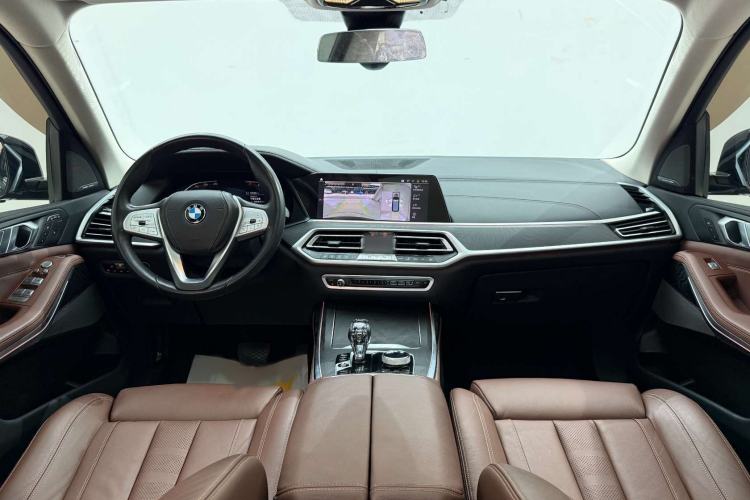 Used BMW X7 2020 xDrive40i Luxury Package with Leading Features
