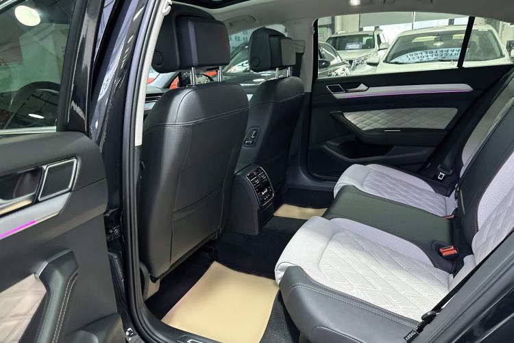 Used Volkswagen Magotan 2023 2 Million Units Commemorative Edition 330TSI DSG Luxury Version
