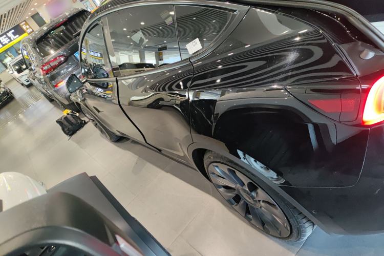 Used Tesla Model Y 2023 High-Performance All-Wheel-Drive Version
