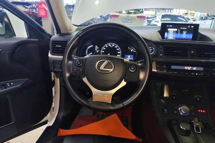 Used Lexus CT 2017 CT200h Comfort Edition Monochrome China VI
