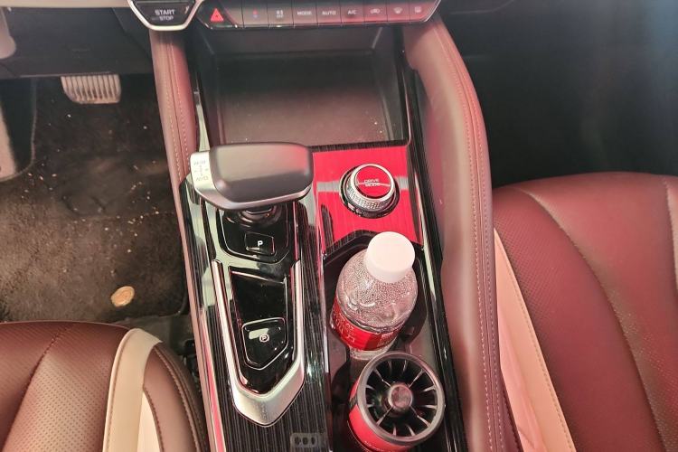 Used Geely Auto Monjaro L 2021 2.0TD DCT EVO Two-Wheel Drive Prestige Version
