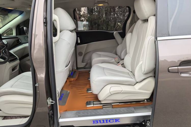 Used Buick GL8 2021 Land Cruiser Executive Class 652T Comfort Model
