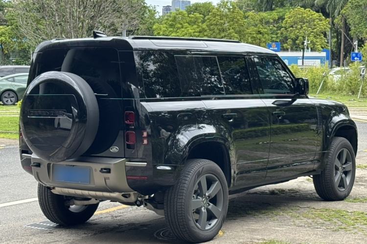 Used Land Rover Defender 2025 110 3.0T P400 – Dynamic HSE
