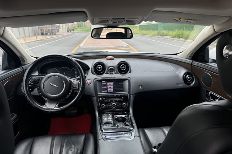 Used Jaguar XJ 2013 XJL 2.0T Elegance Business Edition
