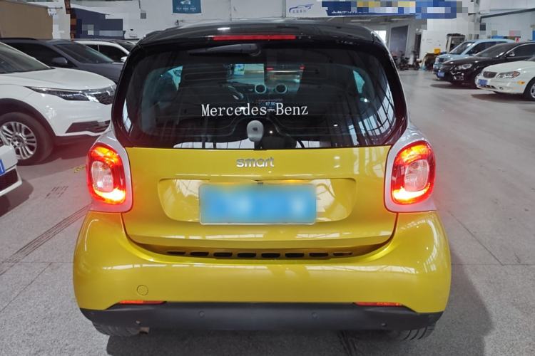 Used  fortwo 2015 1.0L 52 kW hardtop Dynamic version
