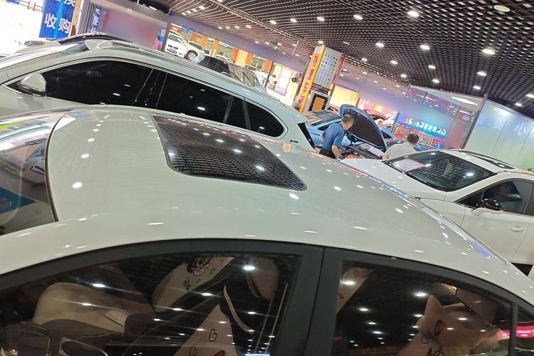 Used Roewe i5 2020 1.5L Automatic 4G Connect Luxury Flagship Edition
