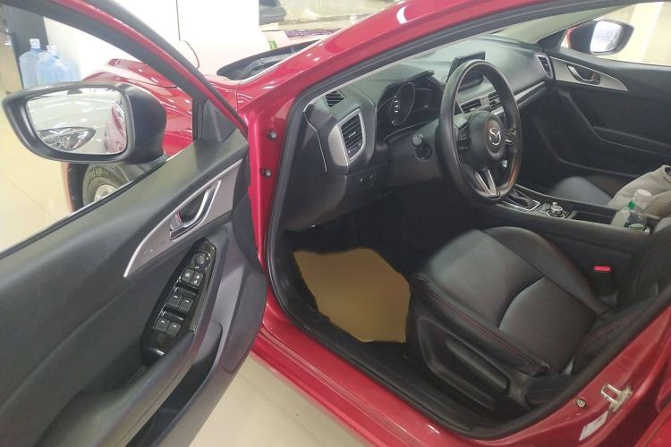 Used Mazda Mazda 3 Axela 2017 Sedan 1.5L Automatic Luxury Model China VI Standard
