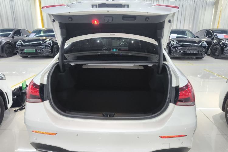 Used Mercedes-Benz A-Class 2020 Restyled A 200 L Sport Sedan Fashion Version
