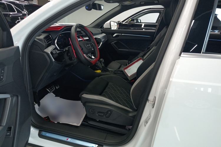 Used Audi Q3 2024 40 TFSI Fashion Dynamic Model
