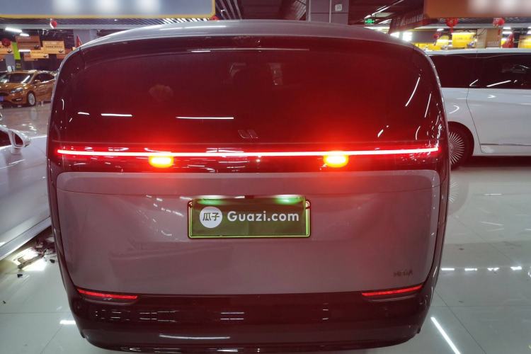 Used Li Auto MEGA 2024 Ultra Model
