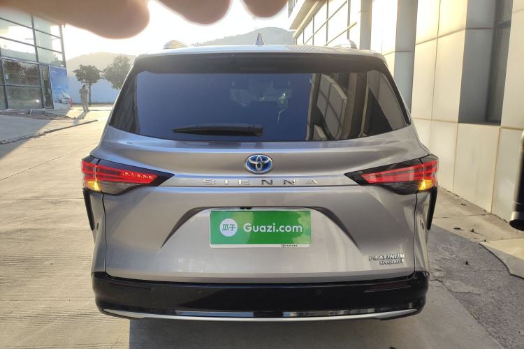 Used Toyota Sienna 2021 2.5L Hybrid Platinum Edition