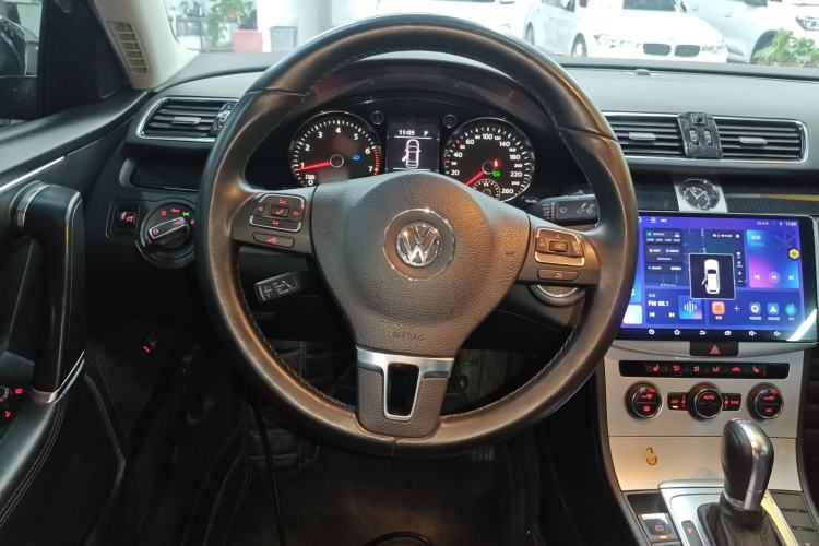 Used Volkswagen Magotan 2016 1.8TSI Luxury Comfort Model
