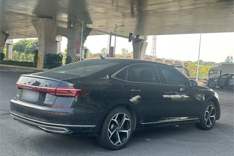 Used Volkswagen Passat 2023 330TSI Starry Luxury Edition
