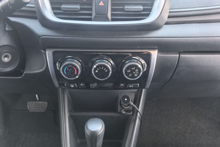 Used Toyota YARiS L 2019 1.5E CVT Dynamic Edition China VI compliant
