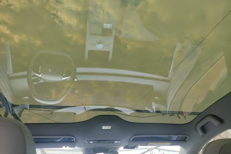 Used  E8 2024 550 km Range Rear-Wheel-Drive PRO