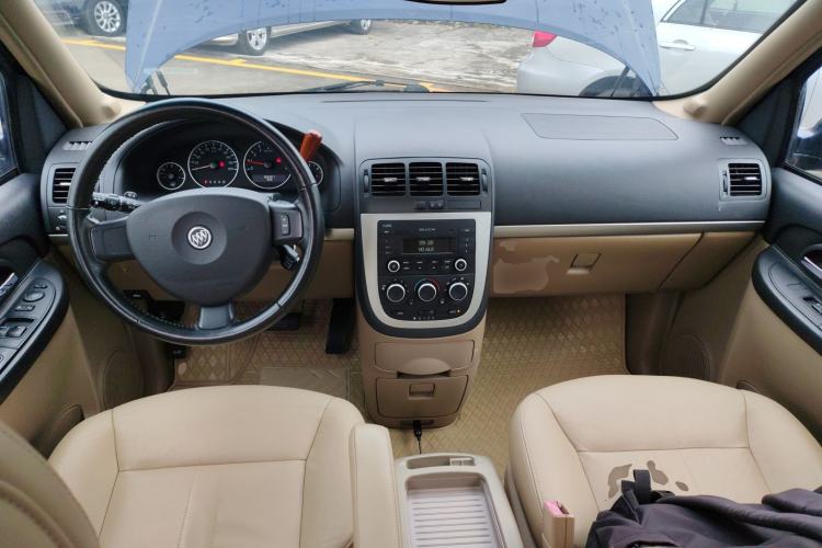 Used Buick GL8 2014 2.4L Executive Edition
