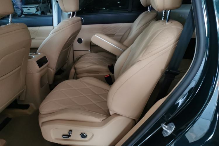 Used Chery T11 2026 Model 220 All-Wheel Drive Dual IMAX Theater Edition