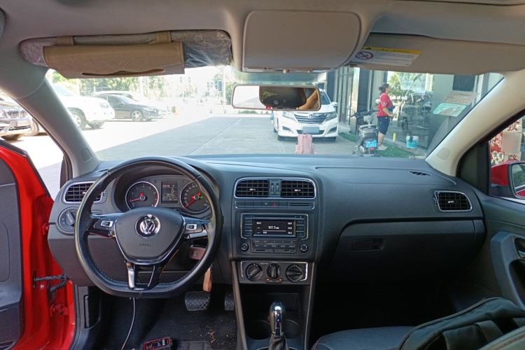 Used Volkswagen Polo 2016 1.6L Automatic Comfort Model
