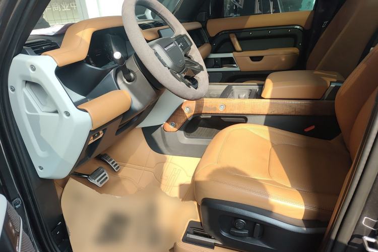 Used Land Rover Defender 2023 Facelift 110 3.0T P400 Dark Edition
