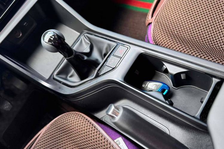 Used Roewe i5 2023 1.5L Manual Comfort Edition
