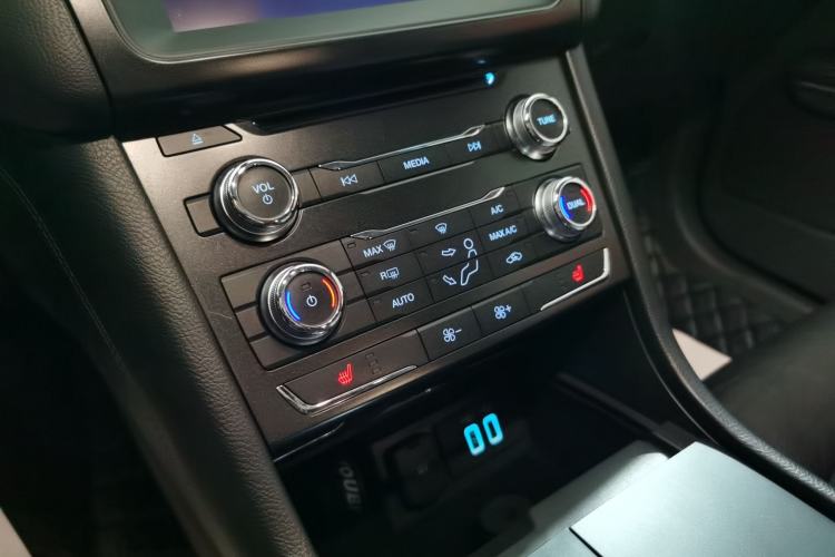 Used Ford Taurus 2017 EcoBoost 180 Luxury Model