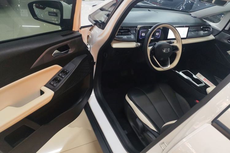 Used Geometry E Firefly 2024 401 km Fluorescent
