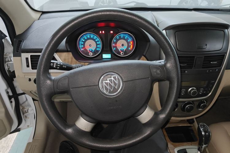 Used Buick Excelle 2015 1.5L Automatic Classic Model
