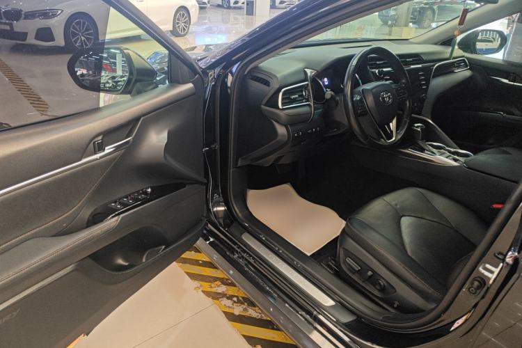 Used Toyota Camry 2018 2.5G Luxury Edition
