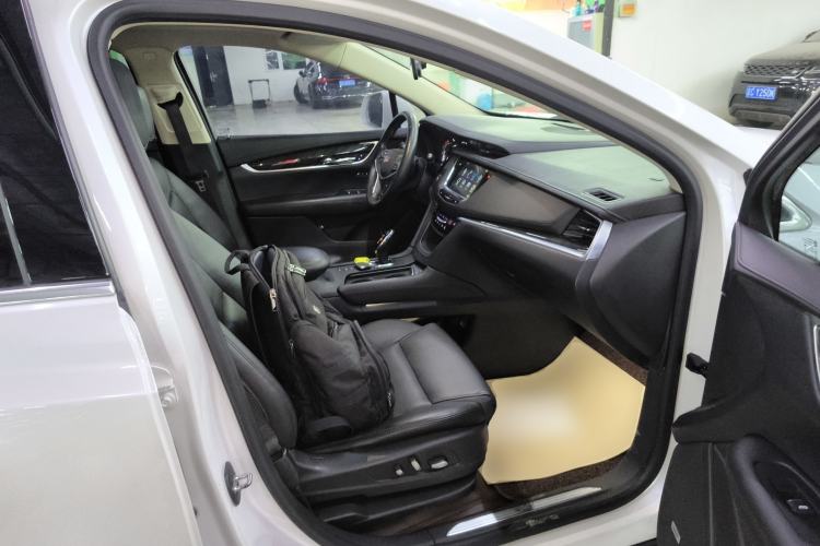 Used Cadillac XT5 2016 28T Four-Wheel Drive Luxury Model
