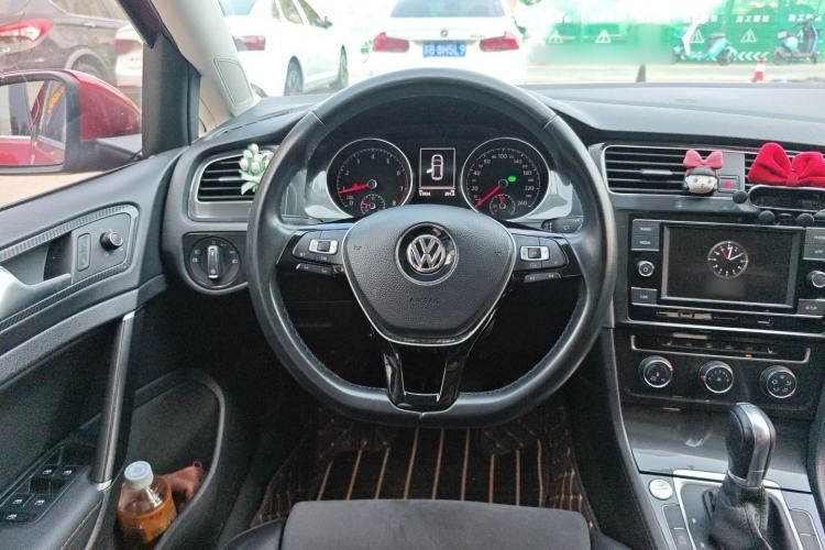 Used Volkswagen Golf 2018 230TSI Automatic Luxury Version