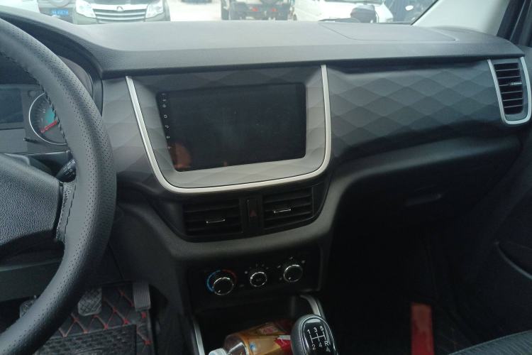 Used Jinbei Gold Hiace M Classic 2024 1.5L Engineering Lion Passenger Vehicle 5 Seats
