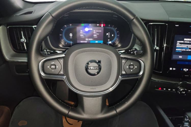 Used Volvo XC60 2024 B5 4x4 Smart Luxury Edition
