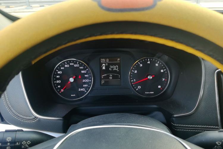 Used Roewe RX5 2018 20T Two-Wheel Drive Automatic Internet Smart Edition