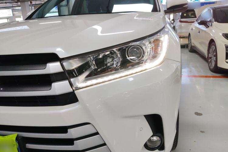 Used Toyota Highlander 2018 2.0T Four-Wheel Drive Luxury Version 7 Seats China VI Standard