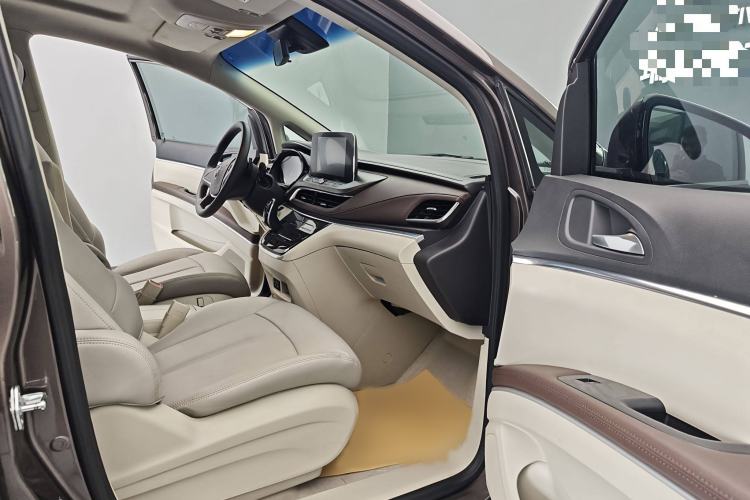 Used Buick GL8 2022 Land Cruiser Executive Class 652T Comfort Model
