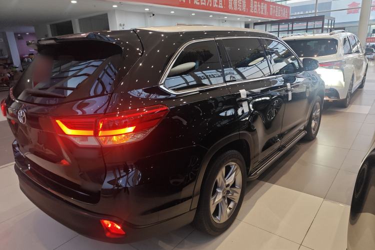 Used Toyota Highlander 2018 2.0T Two-Wheel Drive Luxury Edition 7 Seats China VI Standard
