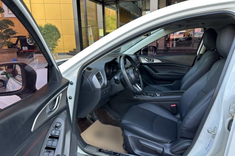 Used Mazda Mazda 3 Axela 2017 Hatchback 2.0L Automatic Luxury Model Emission Standard China V
