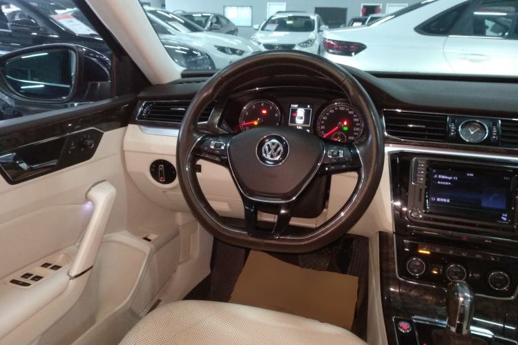 Used Volkswagen Passat 2016 380TSI DSG Ultimate Edition
