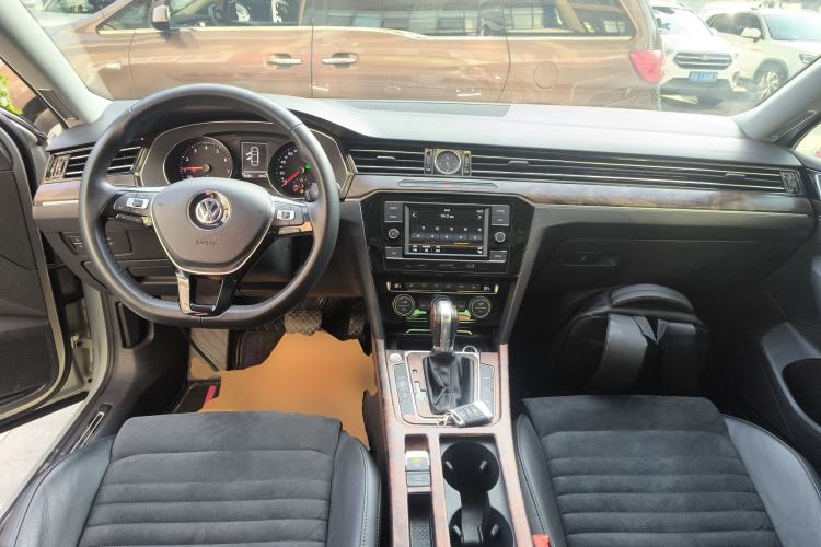 Used Volkswagen Magotan 2018 380TSI DSG Luxury Model
